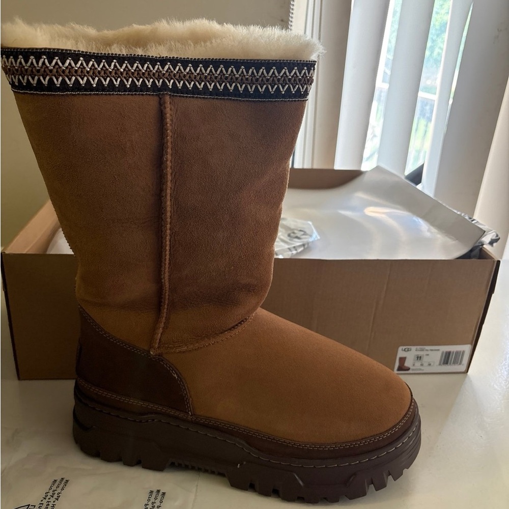 UGG Classic Tall Trailgazer Boots - Brown